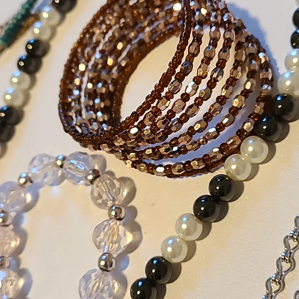 Jewlery and Craft Beads Bundle, Beads, and Necklaces - Picture 14 of 16